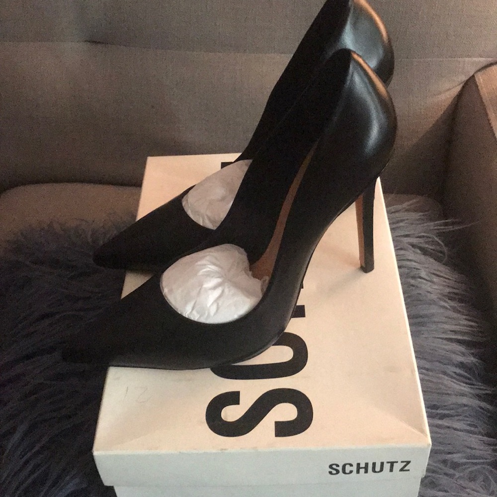 New in Box, SCHUTZ Gilberta Black Pump